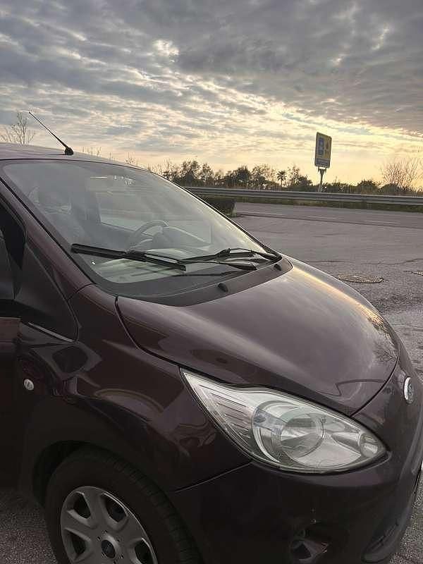 Begagnad Ford Ka 75 HK (55 kW) 2009 Lila Halvkombi