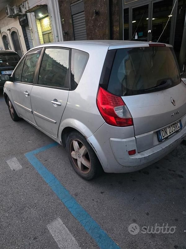 Usata 2008 Renault Scénic II Monovolume | 540 € (Super prezzo) - Immagine 1/3