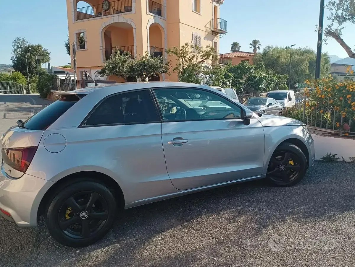 Usata Audi A1 90 CV (66 kW) 2015 Grigio Utilitaria