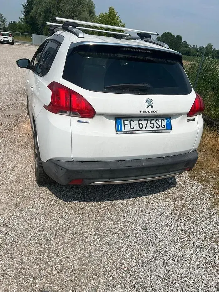 Usata Peugeot 2008 Allure 110 CV (80 kW) 2016 Bianco SUV