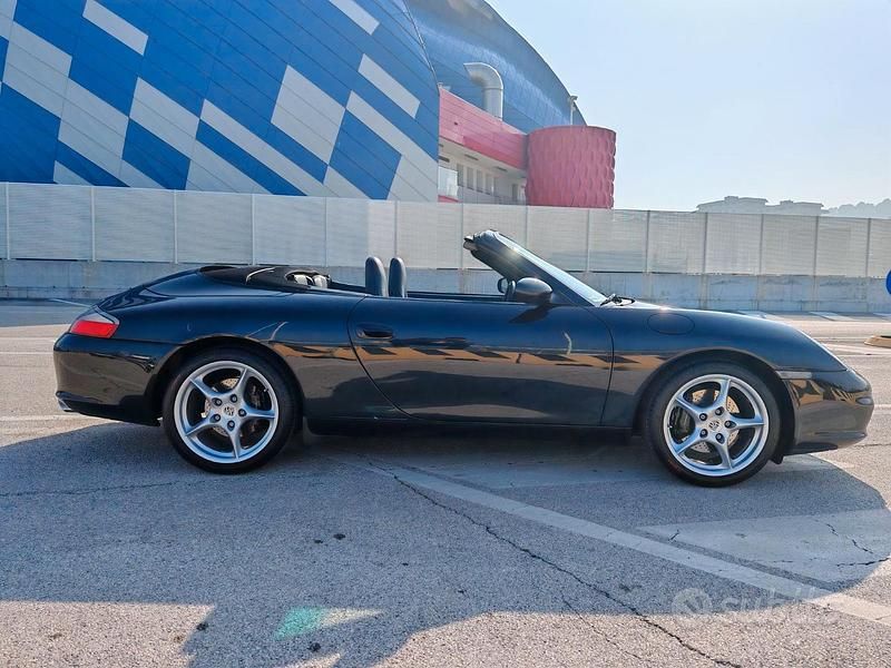 Usata Porsche 911 Carrera Cabriolet 320 CV (235 kW) 2002 Nero Cabrio