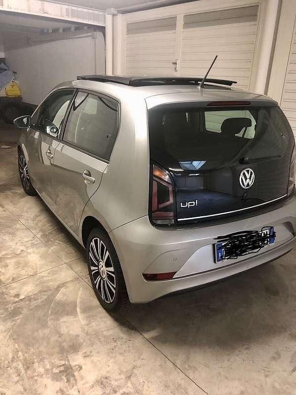Usata VW up! high up! 75 CV (55 kW) 2017 Grigio Utilitaria