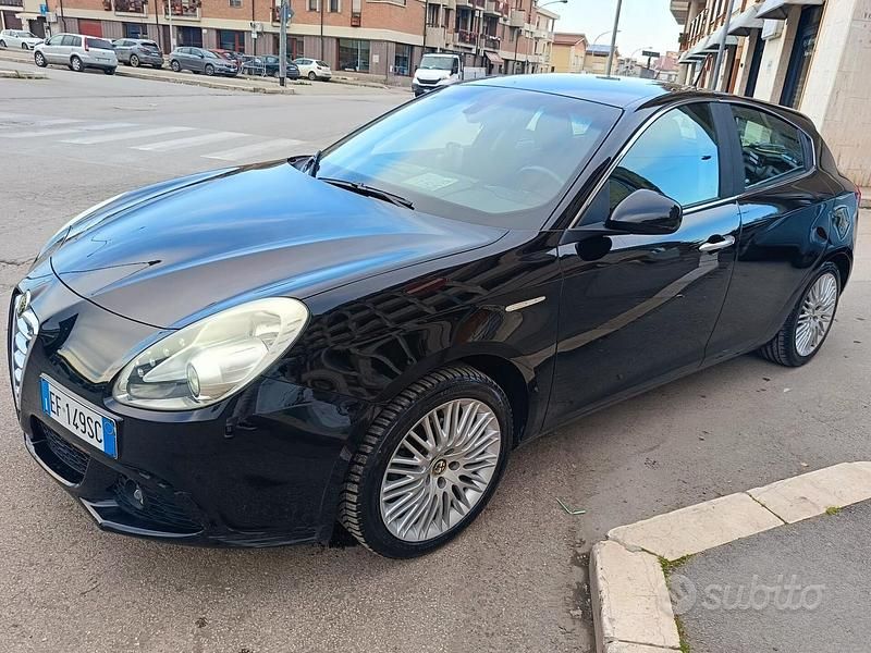 Usata Alfa Romeo Giulietta Progression 105 CV (77 kW) 2011 Nero Utilitaria