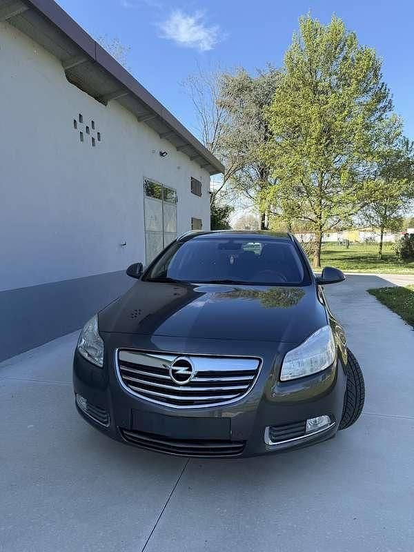 Usata Opel Insignia 160 CV (117 kW) 2011 Station wagon