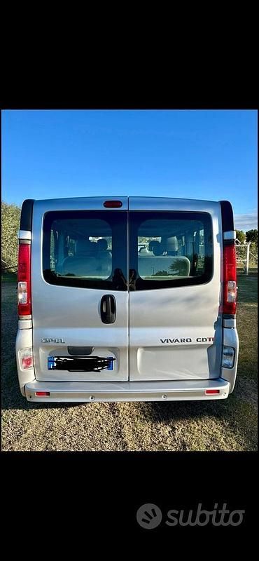 Usata Opel Vivaro 120 CV (88 kW) 2011 Grigio Monovolume