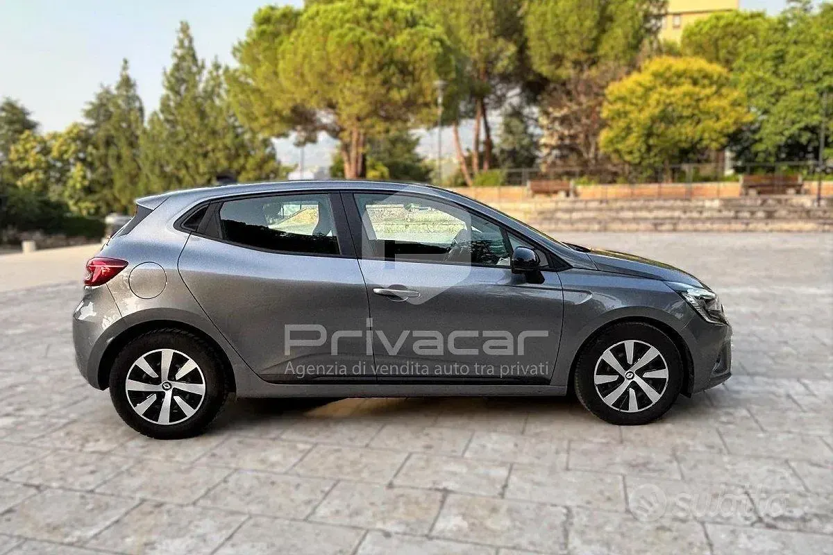 Usata Renault Clio Techno 101 CV (74 kW) 2023 Grigio Utilitaria