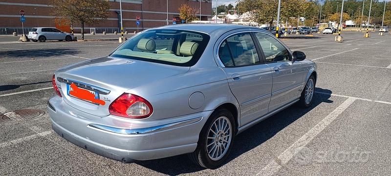Usata Jaguar X-type Executive 145 CV (106 kW) 2007 Grigio Berlina
