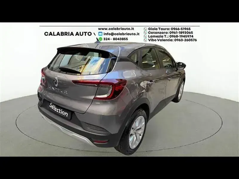 Usata Renault Captur Evolution 94 CV (69 kW) 2021 Grigio SUV