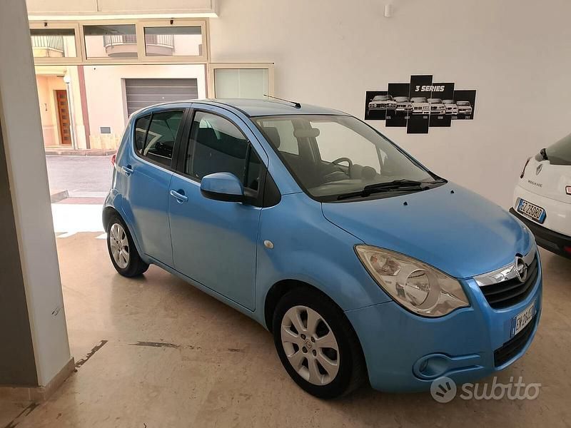 Usata Opel Agila Enjoy 65 CV (47 kW) 2009 Blu Utilitaria