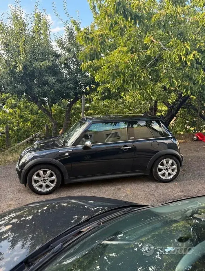 Usata Mini Cooper 88 CV (64 kW) 2005 Nero Utilitaria