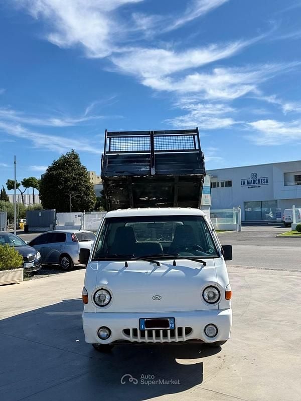 Usata Hyundai H 100 80 CV (58 kW) 2001 Bianco Utilitaria