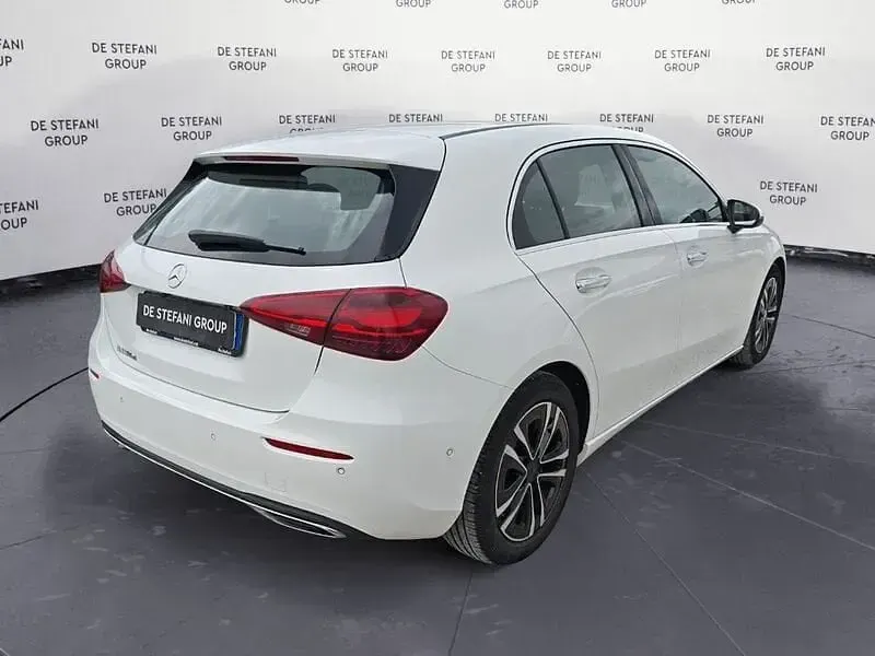 Usata Mercedes A180 Advanced Plus 116 CV (85 kW) 2023 Bianco Utilitaria