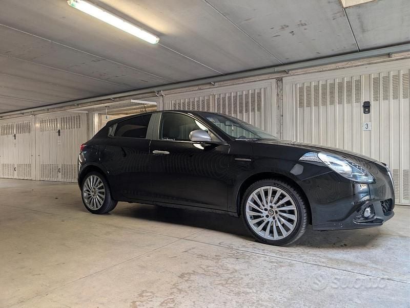 Usata Alfa Romeo Giulietta Super 120 CV (88 kW) 2019 Nero Berlina