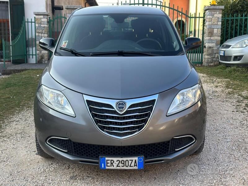 Usata Lancia Ypsilon S 69 CV (50 kW) 2013 Grigio Utilitaria
