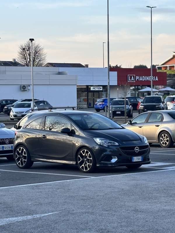 Usata 2017 Opel Corsa OPC Tre volumi | 12.500 € (Buon prezzo) - Immagine 1/4