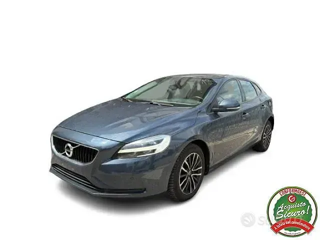 Usata Volvo V40 Momentum 120 CV (88 kW) 2017 Grigio Berlina