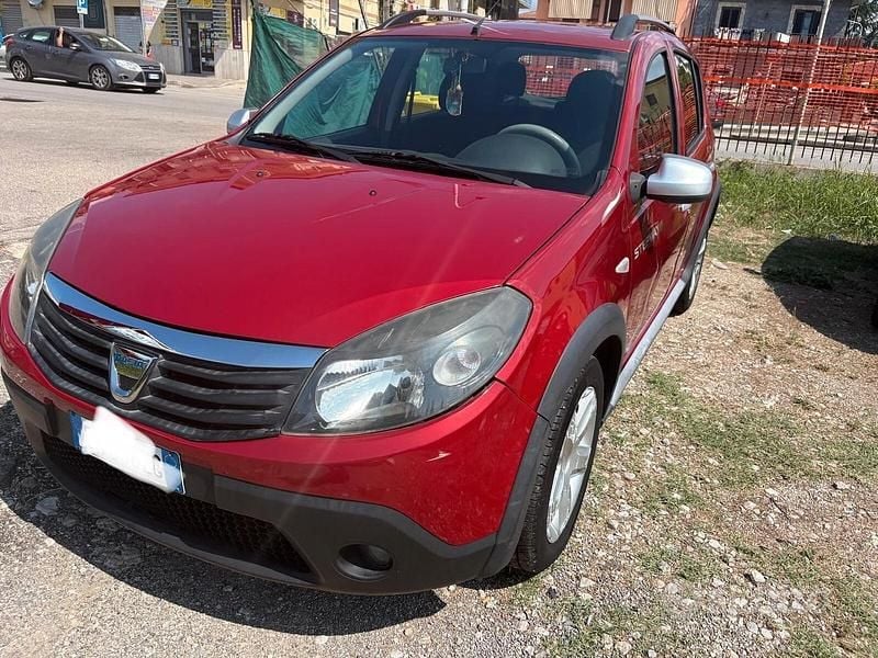 Usata Dacia Sandero Stepway 85 CV (62 kW) 2011 Rosso Berlina