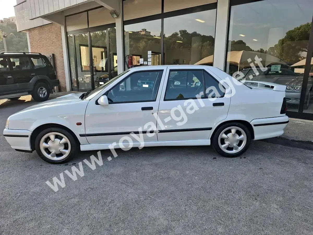 Usata Renault 19 135 CV (99 kW) 1993 Blanc glacier (389) Berlina