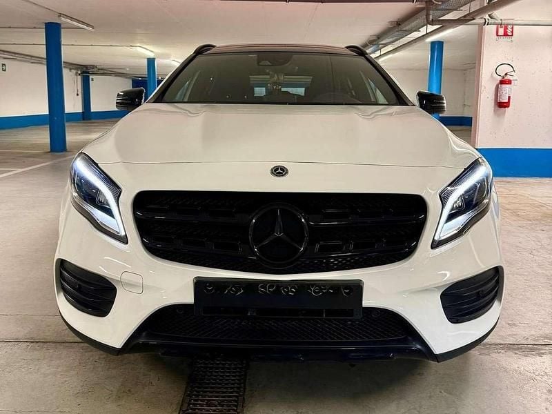 Bianco Usata 2018 Mercedes GLA250 Premium SUV | 23.900 € (Ottimo prezzo) - Immagine 1/4