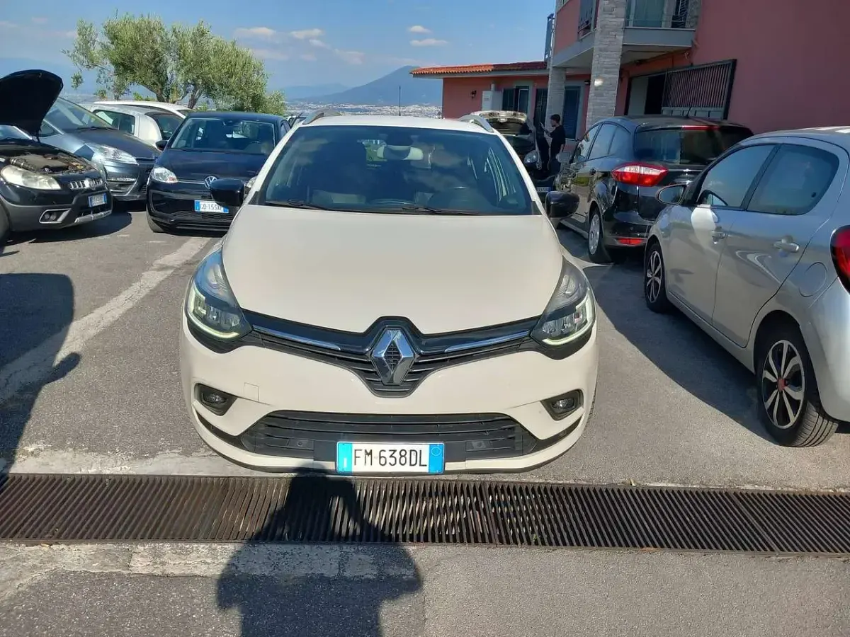 Usata Renault Clio 90 CV (66 kW) 2018 Beige Station wagon