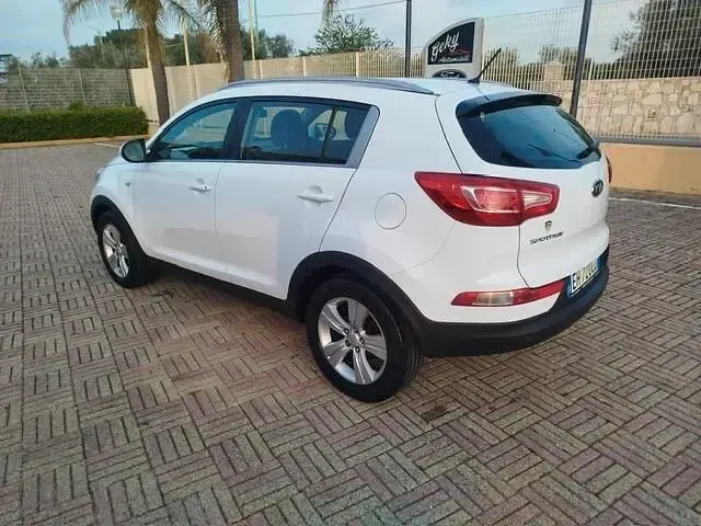 Second-hand Kia Sportage 116 CP (85 kW) 2011 Alb SUV