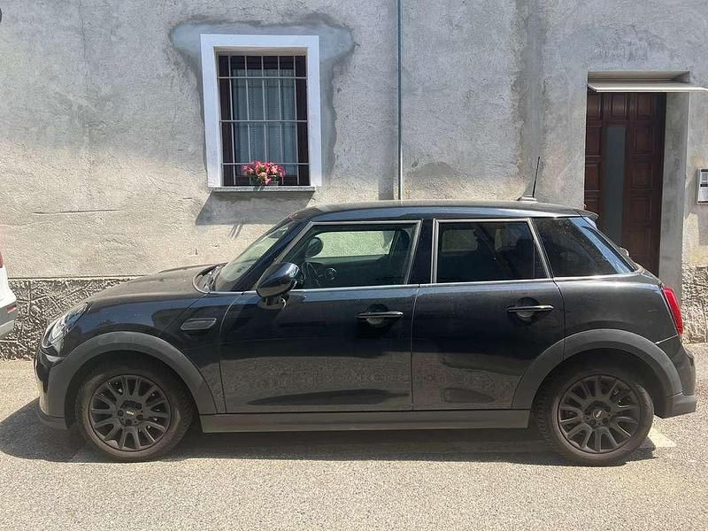 Nero Usata 2023 Mini Cooper Essential Due volumi | 23.000 € (Ottimo prezzo) - Immagine 1/4