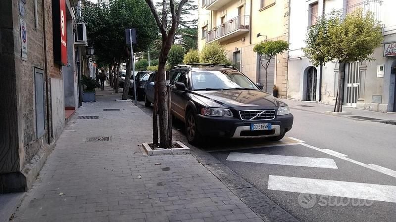 Usata Volvo XC70 185 CV (136 kW) 2007 Nero Station wagon