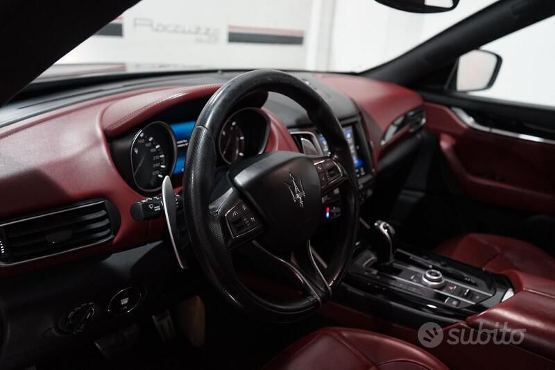 Usata Maserati Levante 275 CV (202 kW) 2016 Grigio SUV