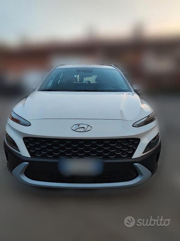Usata Hyundai Kona Style 120 CV (88 kW) 2021 Bianco SUV