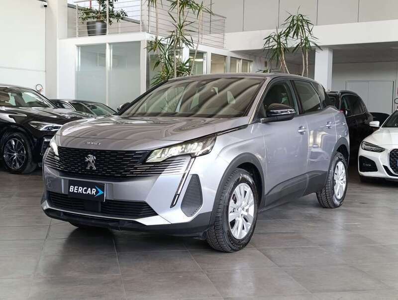Grigio Usata 2023 Peugeot 3008 Active SUV | 24.990 € (Buon prezzo) - Immagine 1/4
