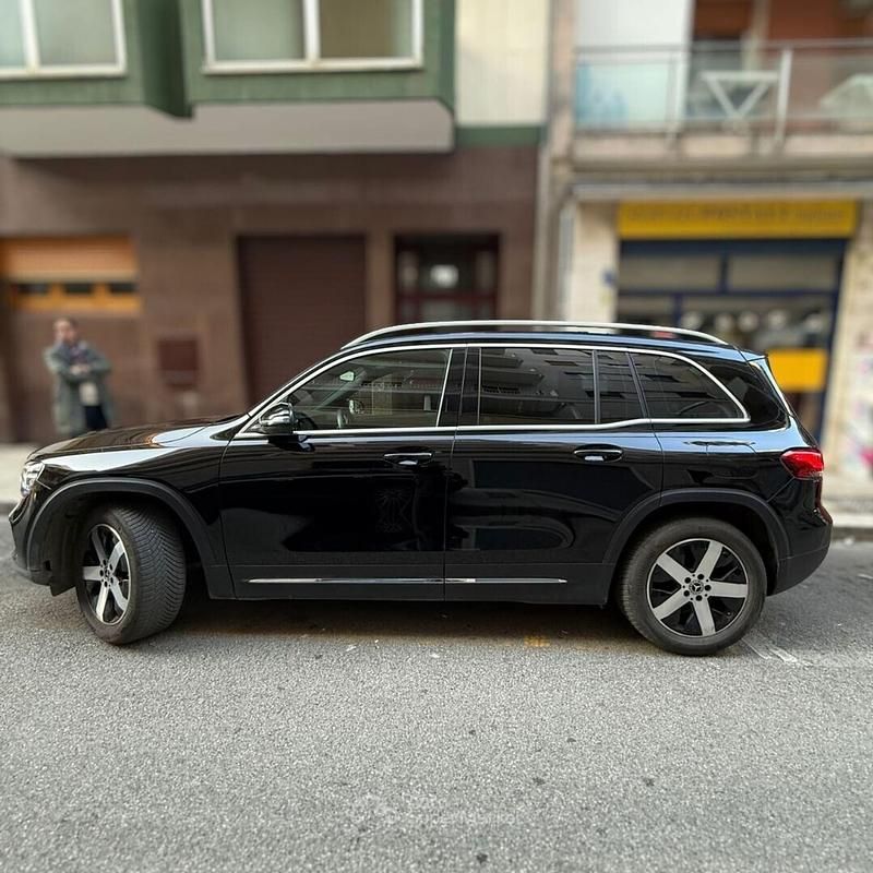 Usata Mercedes GLB180 116 CV (85 kW) 2021 Nero SUV