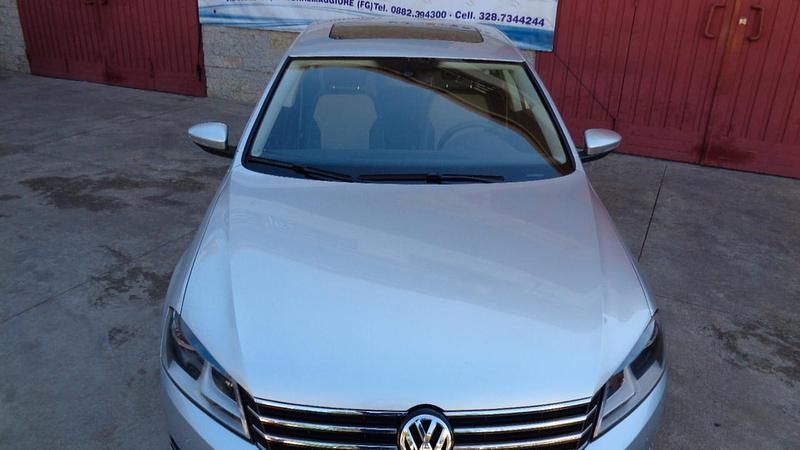Usata VW Passat Highline 140 CV (102 kW) 2012 Argento Berlina
