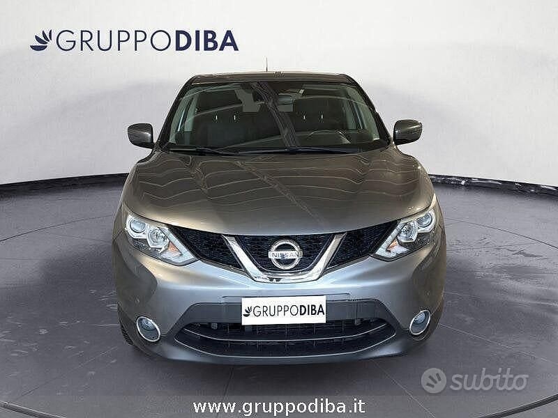 Usata Nissan Qashqai Acenta 110 CV (80 kW) 2016 Grigio SUV