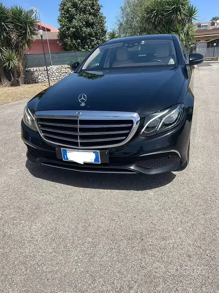 Usado Mercedes E220 Exclusive 194 CV (142 kW) 2020 Negro Berlina