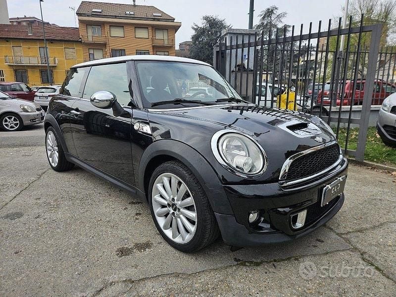 Usata Mini Cooper S 184 CV (135 kW) 2010 Nero Utilitaria