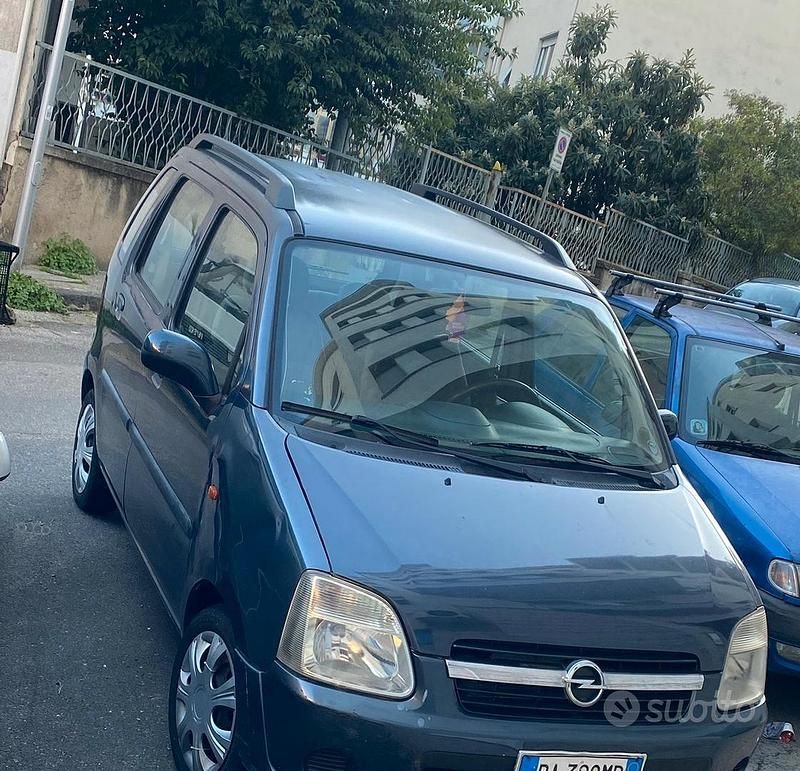 Usata Opel Agila 69 CV (50 kW) 2006 Grigio Utilitaria