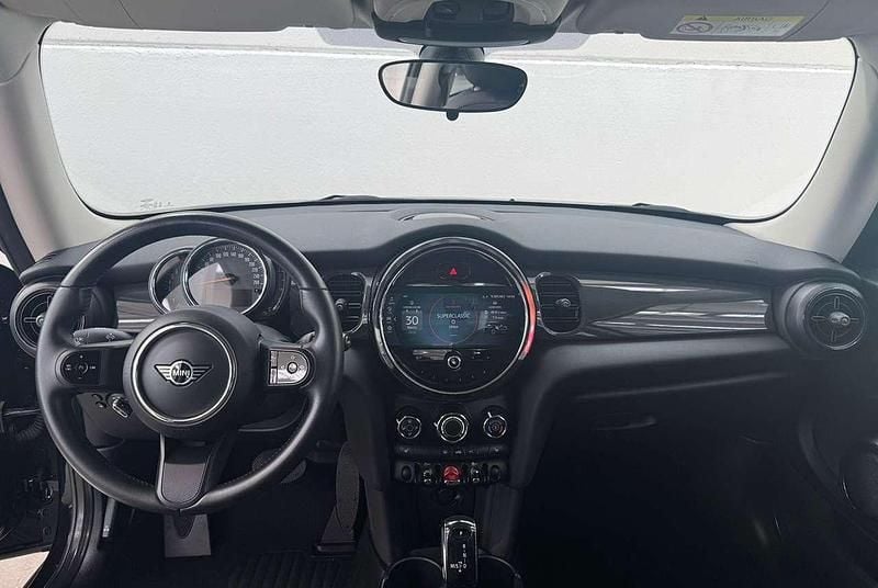 Usata Mini ONE Classic 102 CV (75 kW) 2022 Midnight black metal Utilitaria