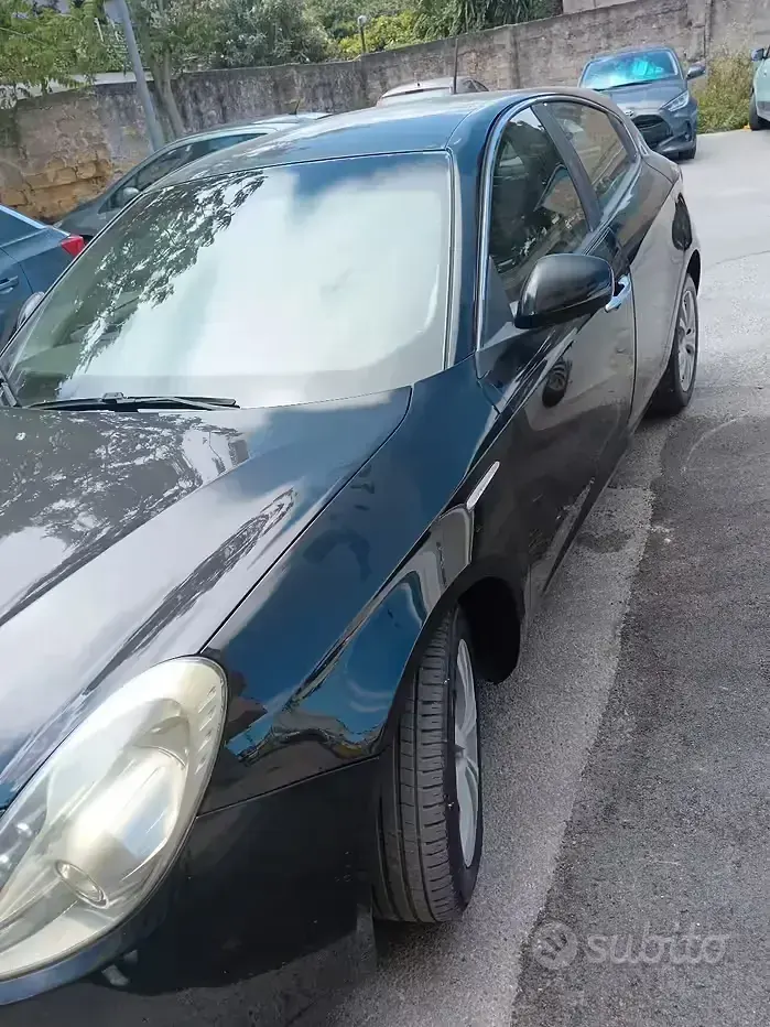 Gebraucht Alfa Romeo Giulietta 105 PS (77 kW) 2012 Schwarz Kleinwagen