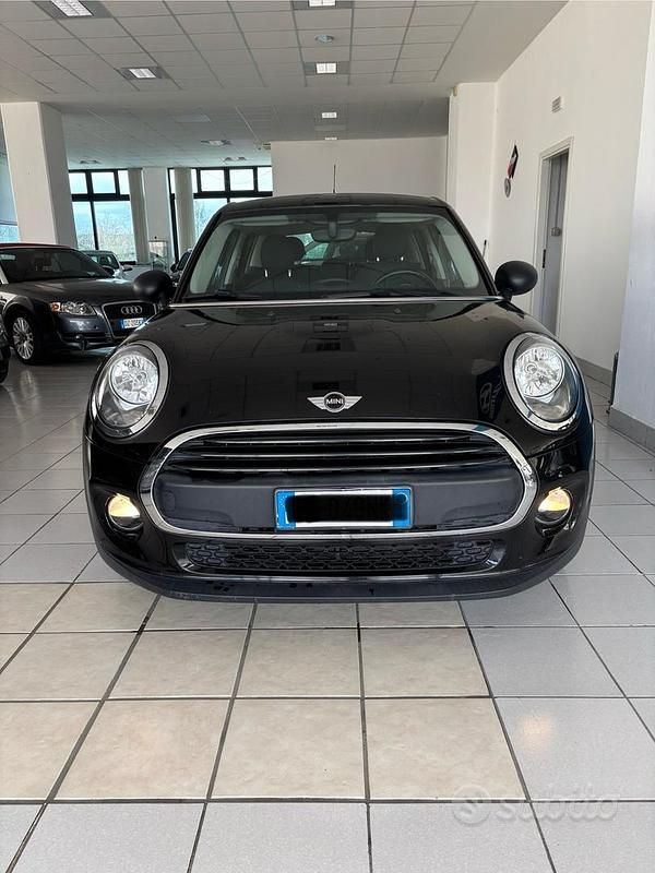Usata Mini One D 116 CV (85 kW) 2016 Nero Utilitaria
