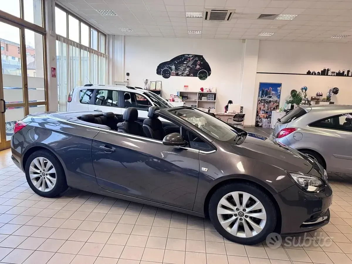 Usata Opel Cascada Cosmo 165 CV (121 kW) 2013 Grigio Cabrio