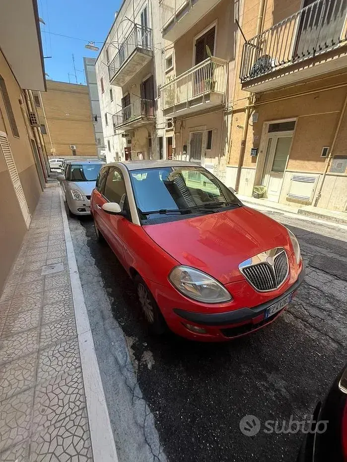 Usata Lancia Ypsilon 69 CV (50 kW) 2006 Arancione Utilitaria