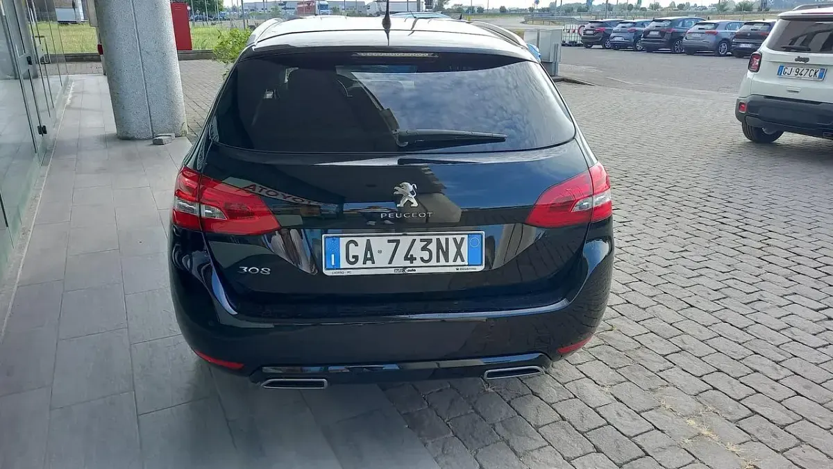 Usata Peugeot 308 Style 102 CV (75 kW) 2020 Nero Station wagon