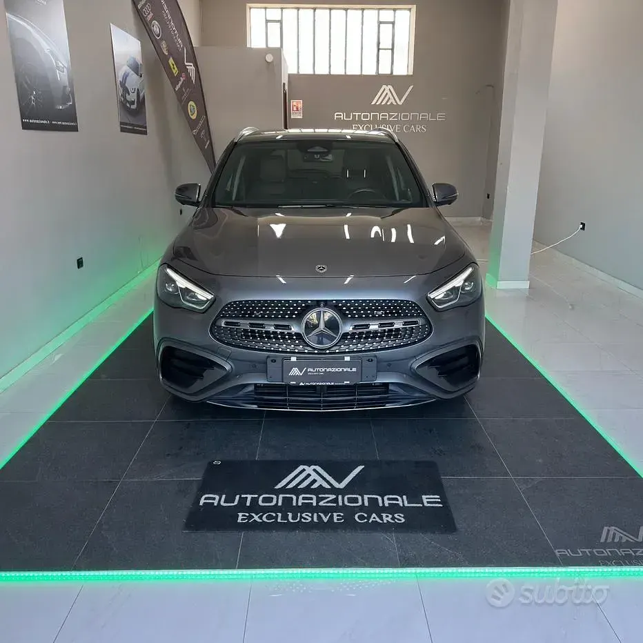 Usata Mercedes GLA200 Advanced 150 CV (110 kW) 2023 Grigio SUV