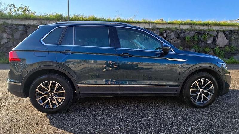 Usata VW Tiguan Life 150 CV (110 kW) 2023 Blu/azzurro SUV