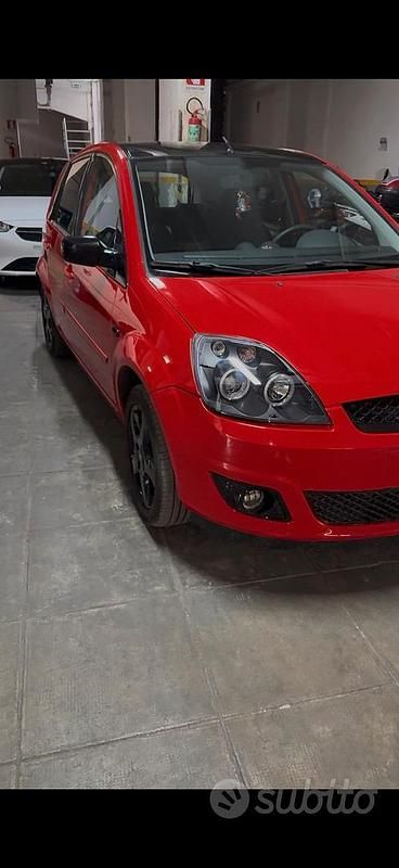Usata Ford Fiesta 75 CV (55 kW) 2006 Berlina