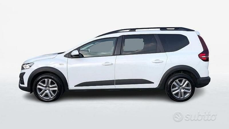 Usata Dacia Jogger Expression 101 CV (74 kW) 2023 Bianco Monovolume