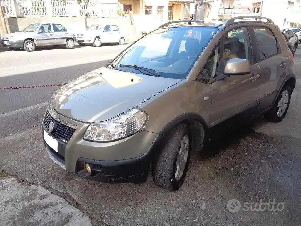 Usata Fiat Sedici Emotion 120 CV (88 kW) 2008 Marrone SUV