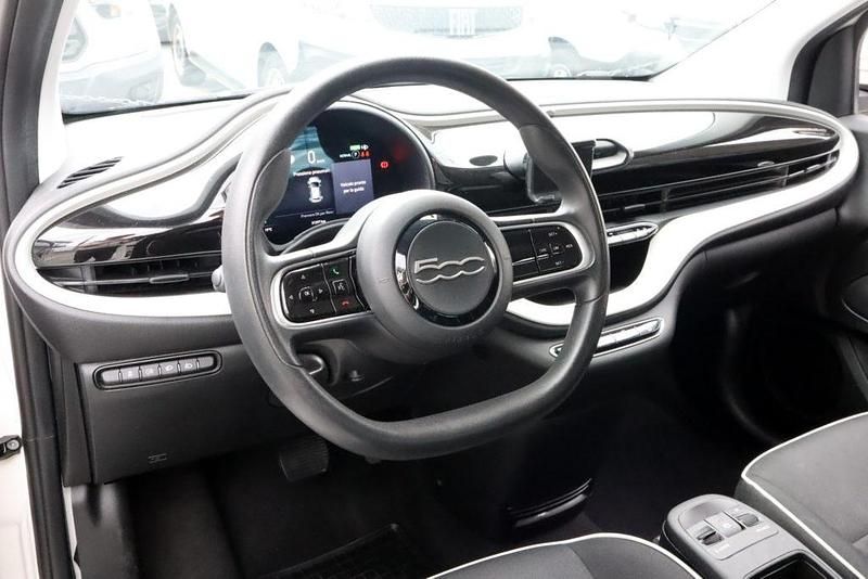 Second-hand Fiat 500e Action 42 kW (58 CP) 2023 Alb Hatchback