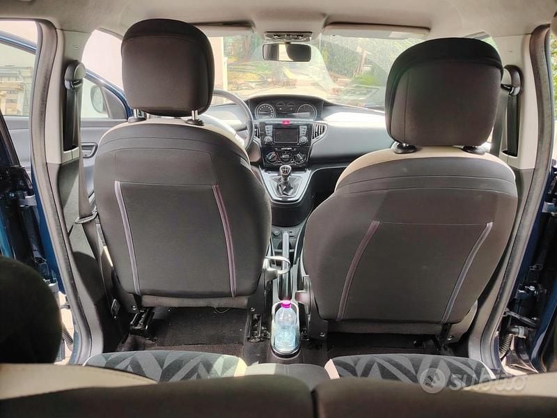 Usata Lancia Ypsilon 2015 Blu Utilitaria
