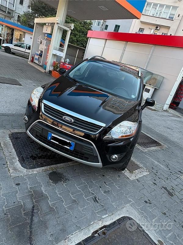 Usata Ford Kuga 160 CV (117 kW) 2013 Nero SUV